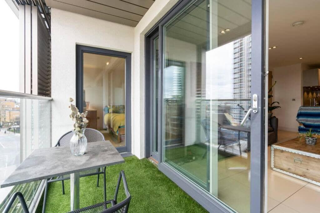 1 Bedroom Penthouse Flat In East Λονδίνο Εξωτερικό φωτογραφία
